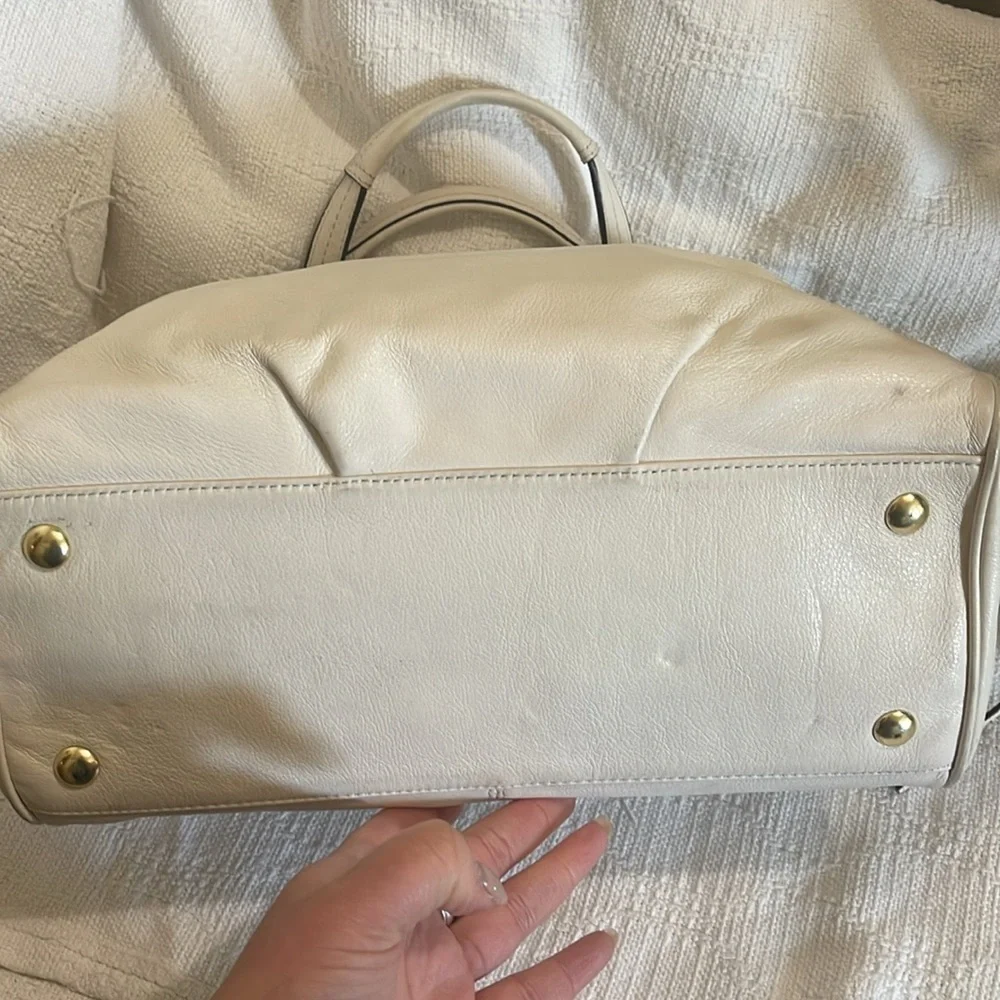 COACH- Taylor leather satchel in Ivory - F25296- GUC